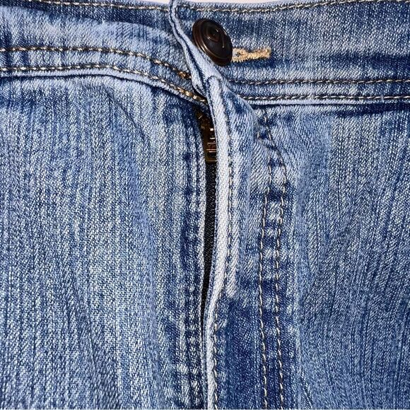 Gloria Vanderbilt Medium Wash Straight Leg High Rise Mom Denim Jeans-Size W34 - Picture 10 of 11